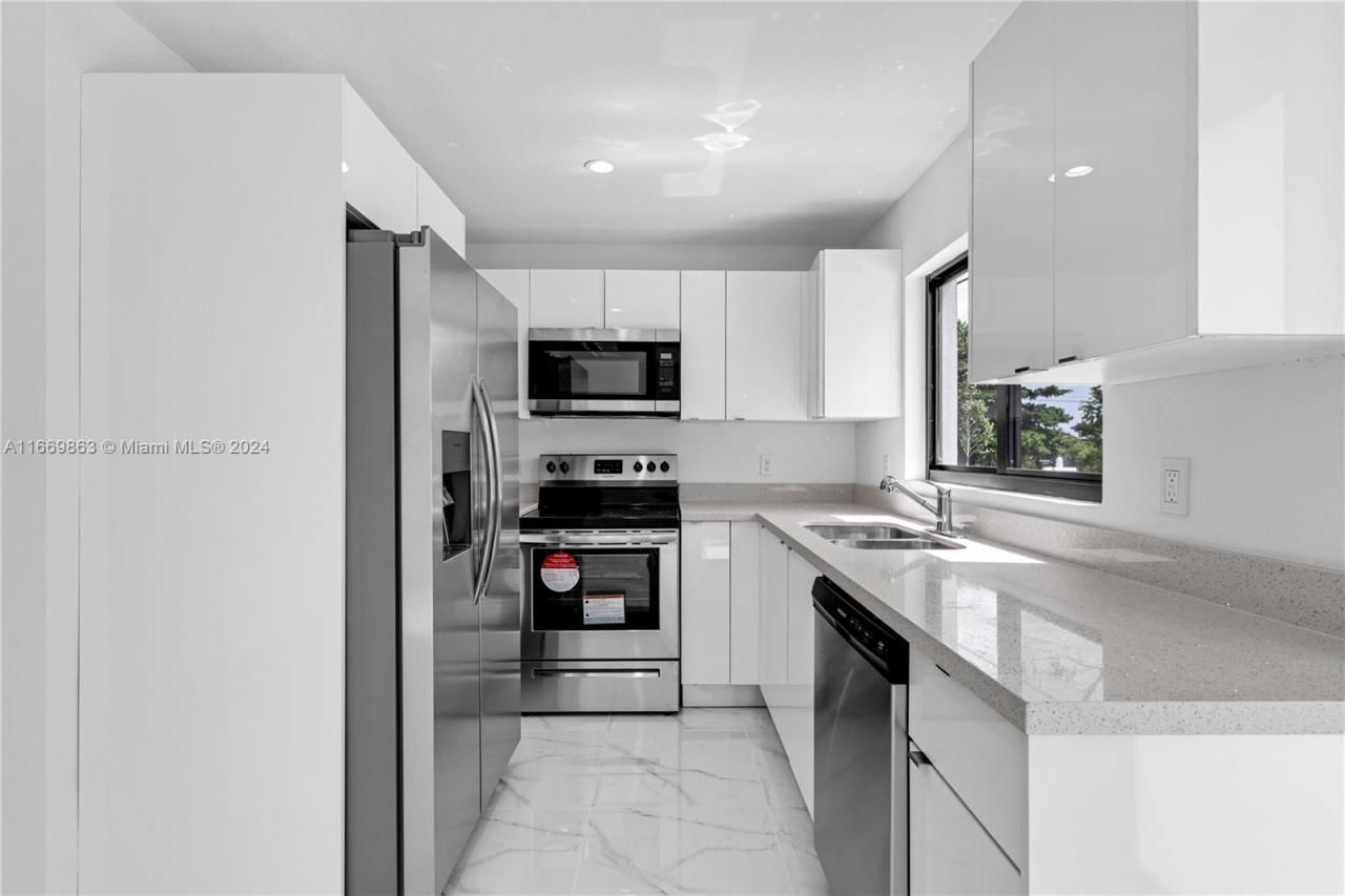 8016 NW 14th Pl, Miami, FL 33147 Photo