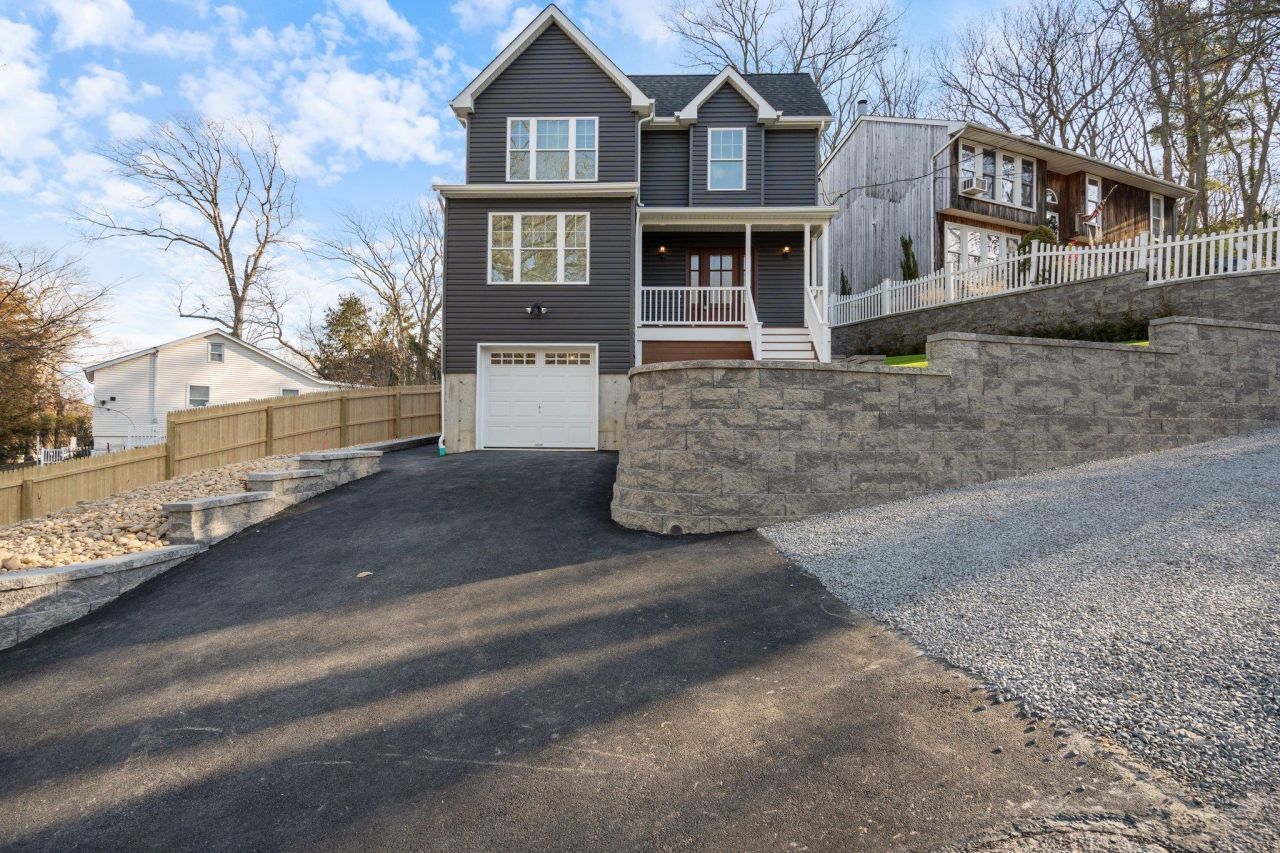 15 Woodhaven Drive, Sound Beach, NY 11789 Main Photo