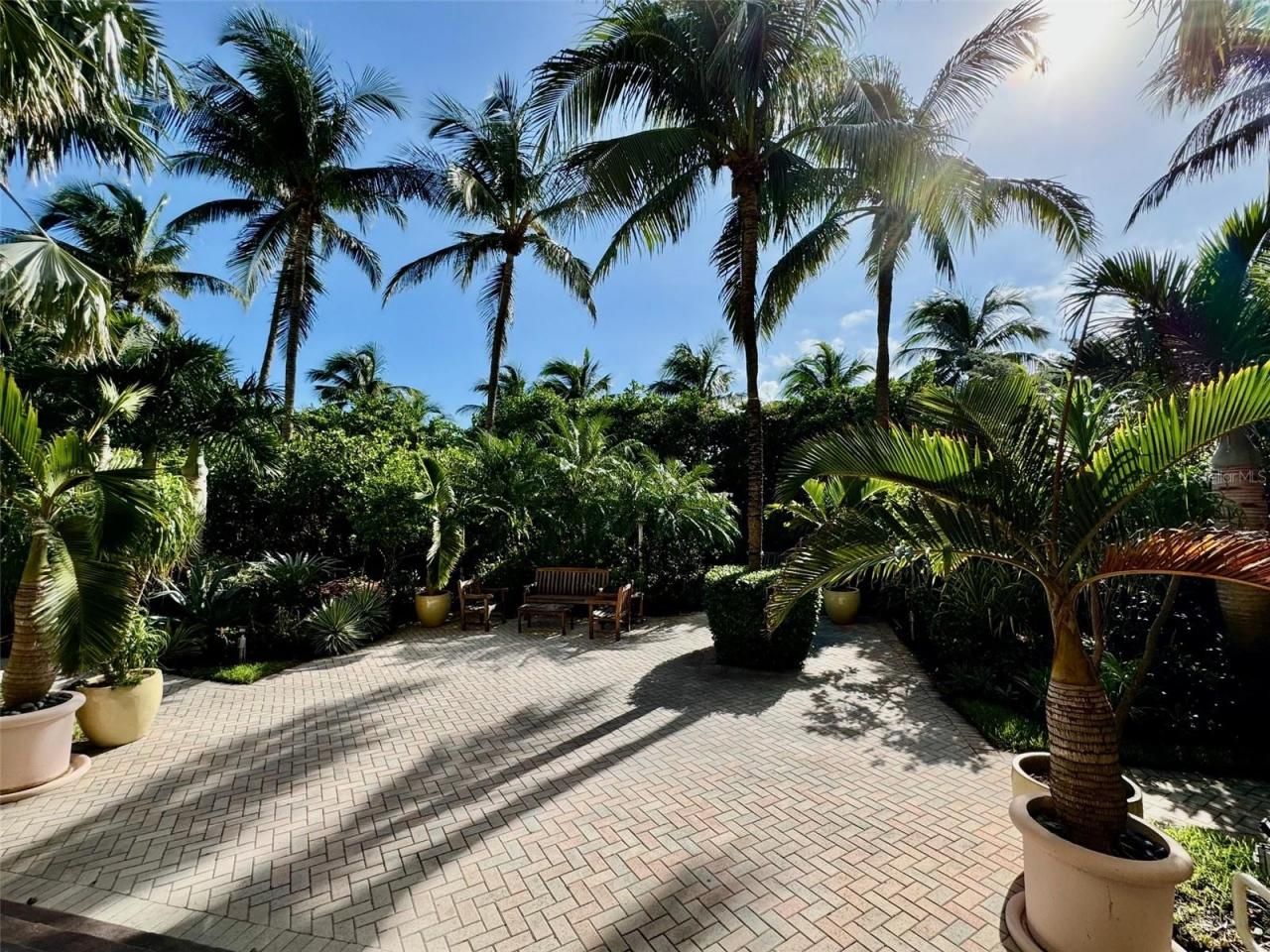 1500 Ocean Drive, Unit 905, Miami Beach, FL 33139 Photo