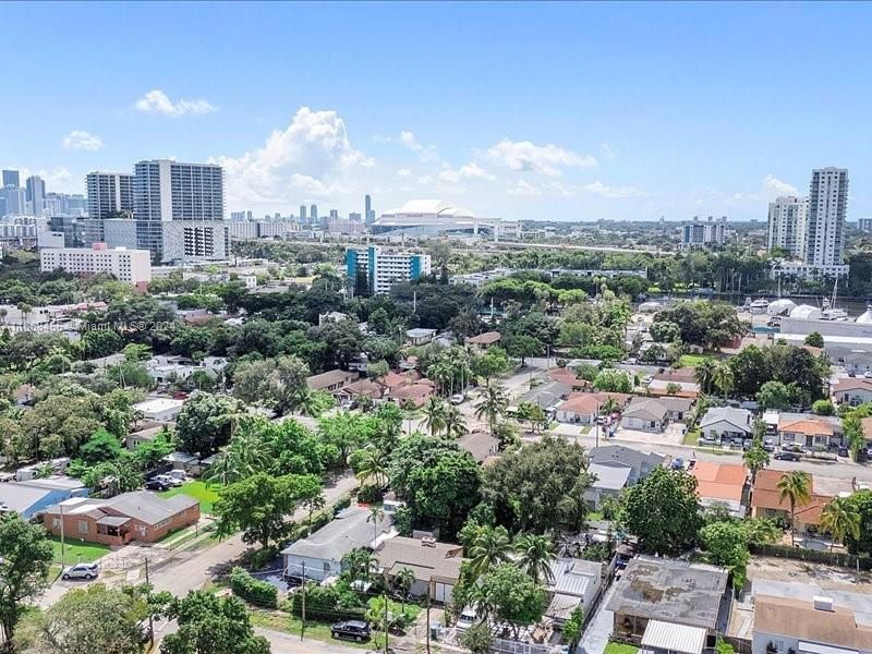 1810 NW 16th Ter, Miami, FL 33125 Photo