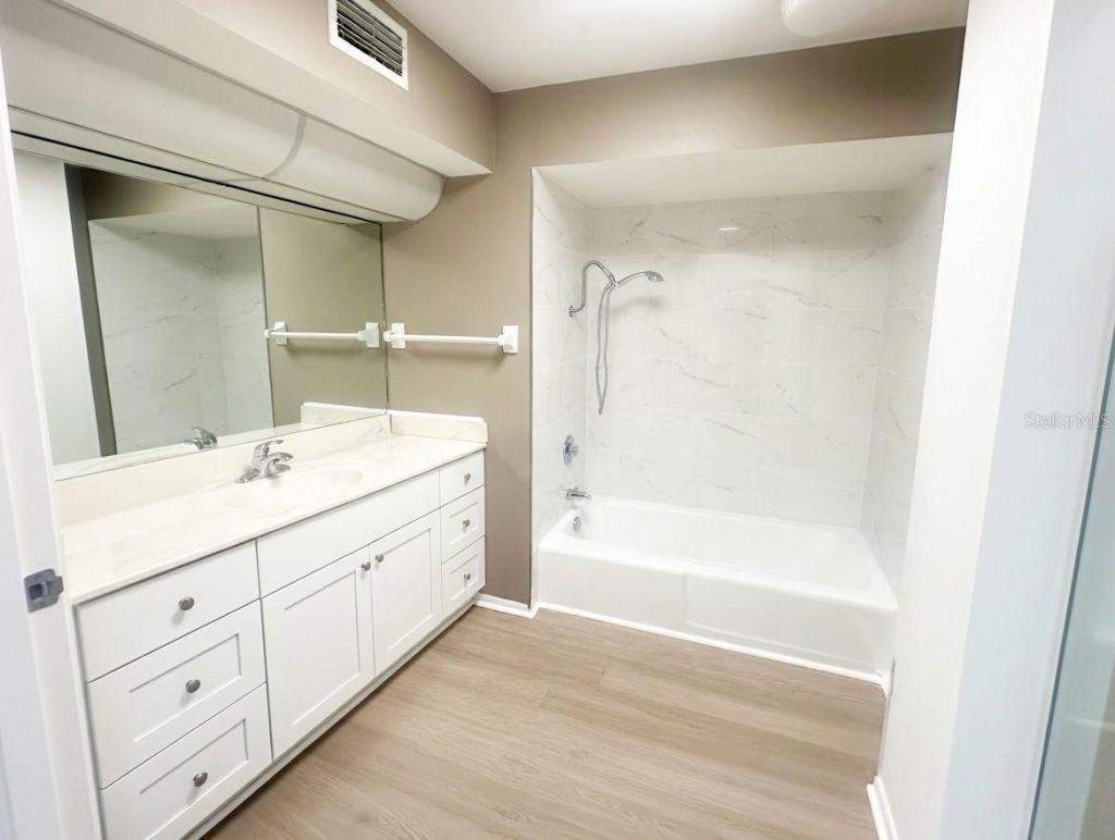 3280 Southfield Lane, Unit 804, Sarasota, FL 34239 Photo