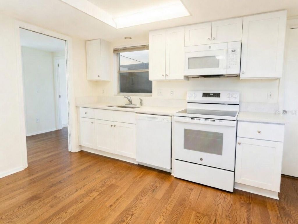 3280 Southfield Lane, Unit 804, Sarasota, FL 34239 Photo