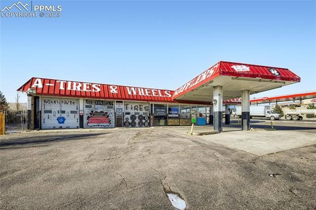 404 S Circle Drive, Colorado Springs, CO 80910 Main Photo