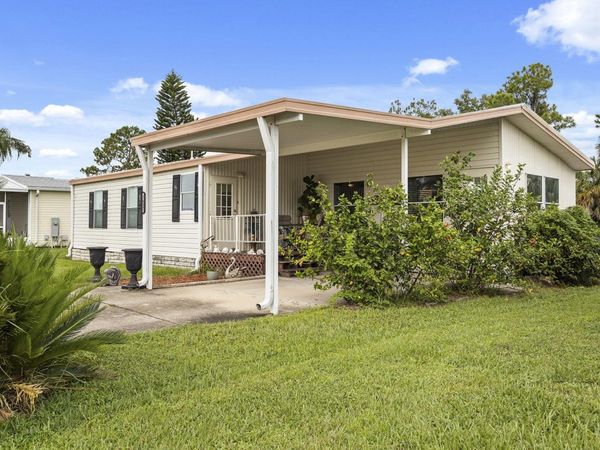 1657 Elkhart Circle, Tavares, FL 32778