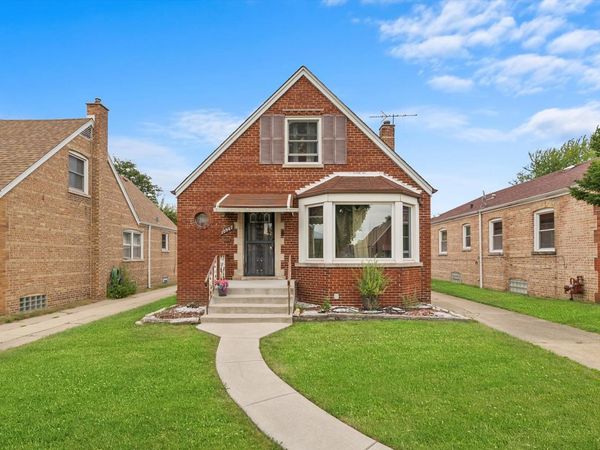 10947 S Peoria Street, Chicago, IL 60643