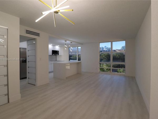 210 172nd St, Unit 332, Sunny Isles Beach, FL 33160