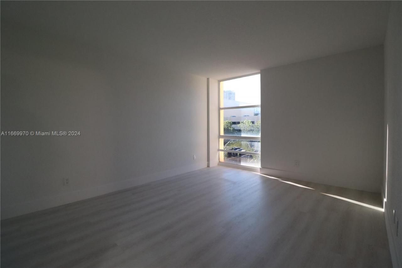 210 172nd St, Unit 332, Sunny Isles Beach, FL 33160 Photo