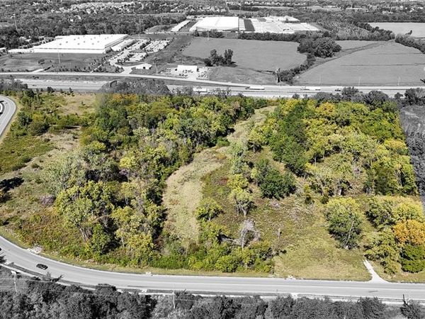 2401 Coronado Drive, Blue Springs, MO 64029