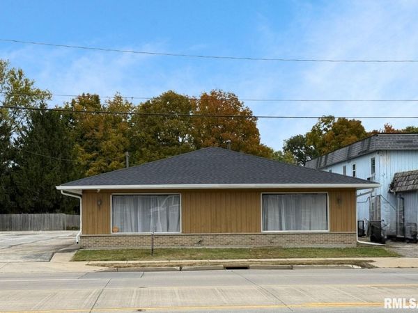 1055 N HENDERSON Street, Galesburg, IL 61401