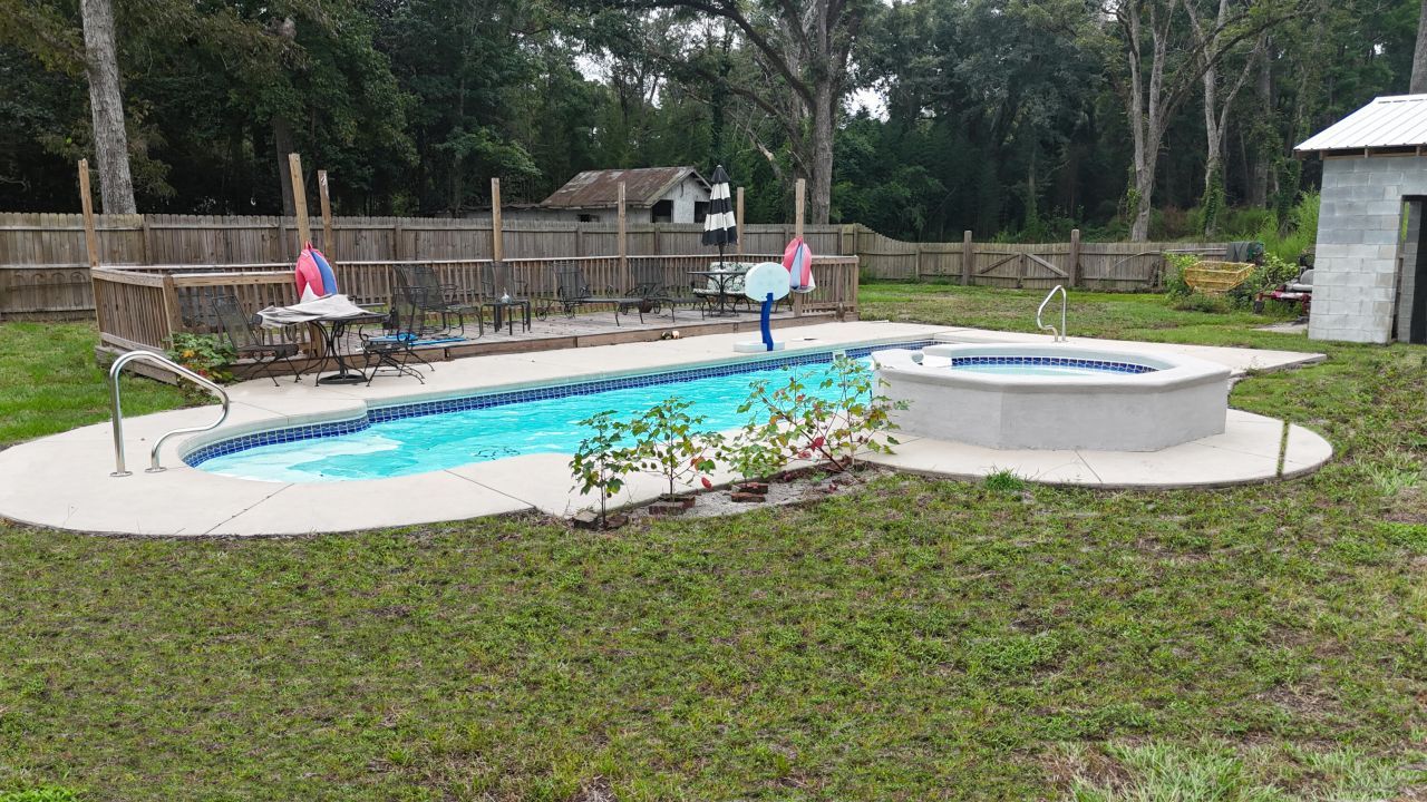 106 Church Street Photo 11