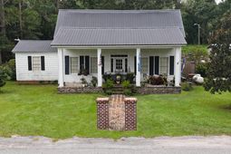 106 Church Street photo 4