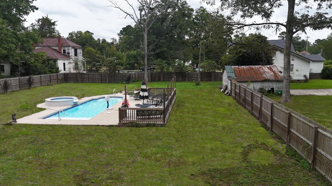 106 Church Street Photo 9