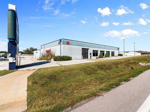 411 W South Street, Nixa, MO 65714