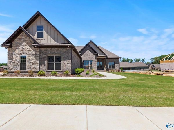 22949 Gunner Circle, Athens, AL 35613