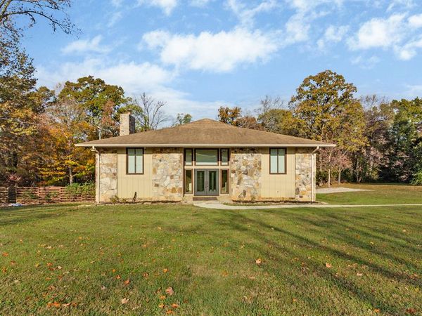 10109 Loma Drive, Knoxville, TN 37922