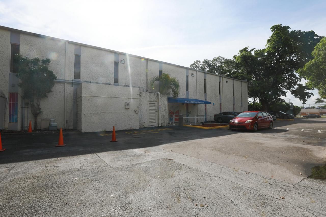 15490 NW 7th Avenue, Unit 207, Miami, FL 33169 Photo