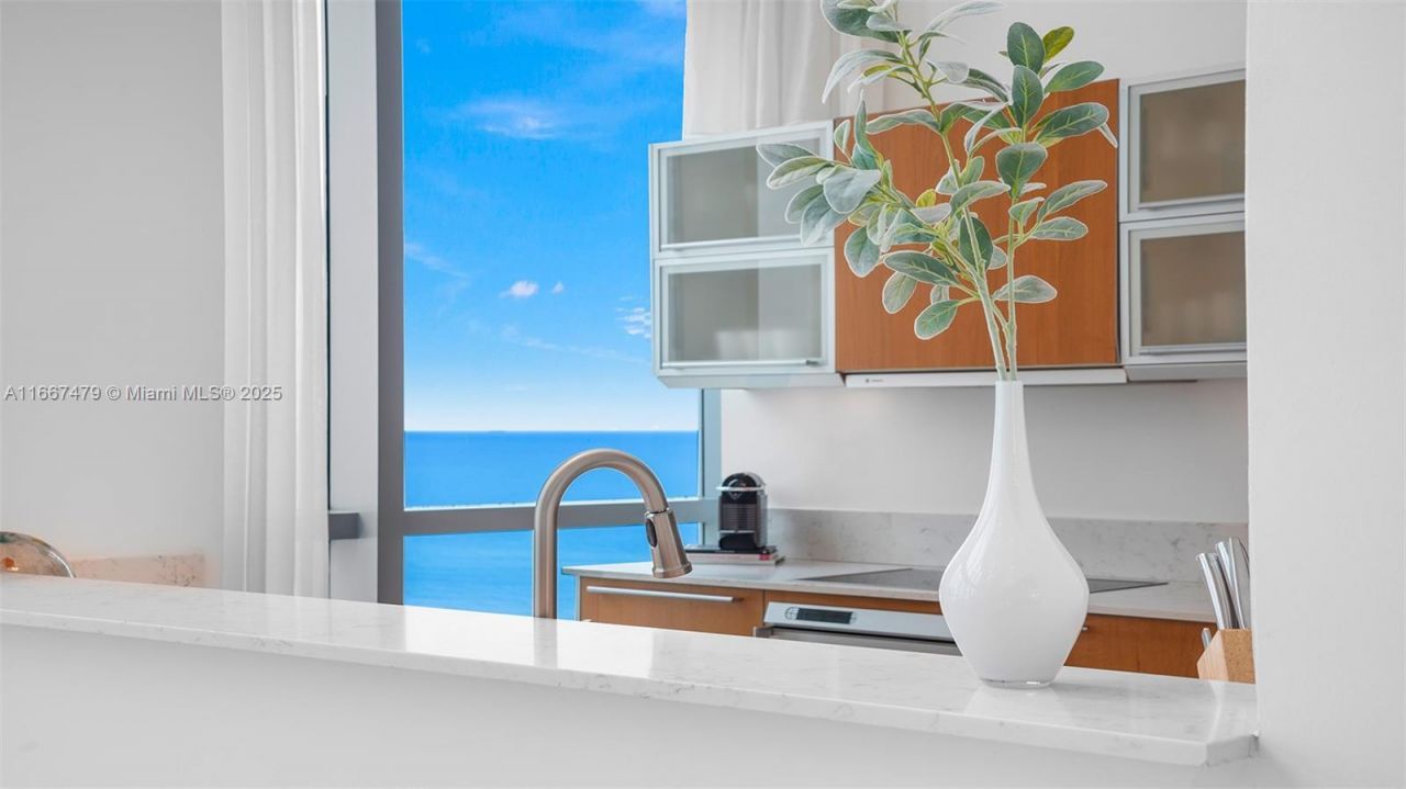 101 20th St Th B, Unit TH-B 1505, Miami Beach, FL 33139 Photo