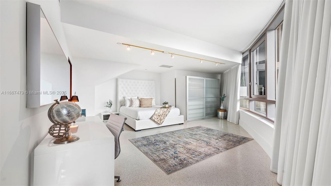 101 20th St Th B, Unit TH-B 1505, Miami Beach, FL 33139 Photo