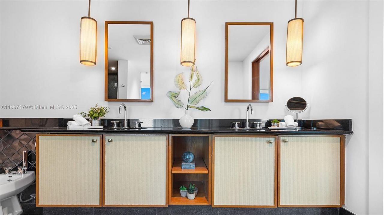 101 20th St Th B, Unit TH-B 1505, Miami Beach, FL 33139 Photo