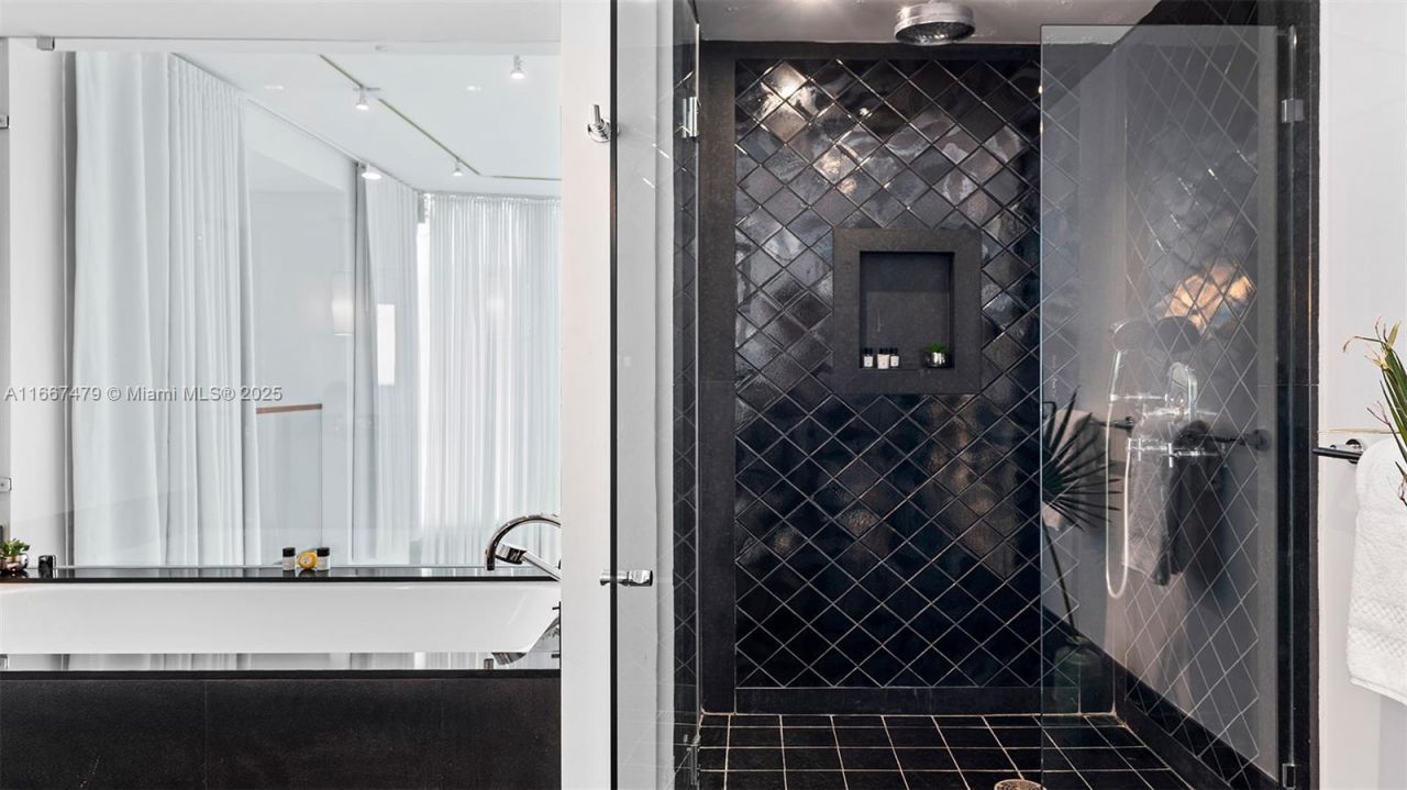 101 20th St Th B, Unit TH-B 1505, Miami Beach, FL 33139 Photo