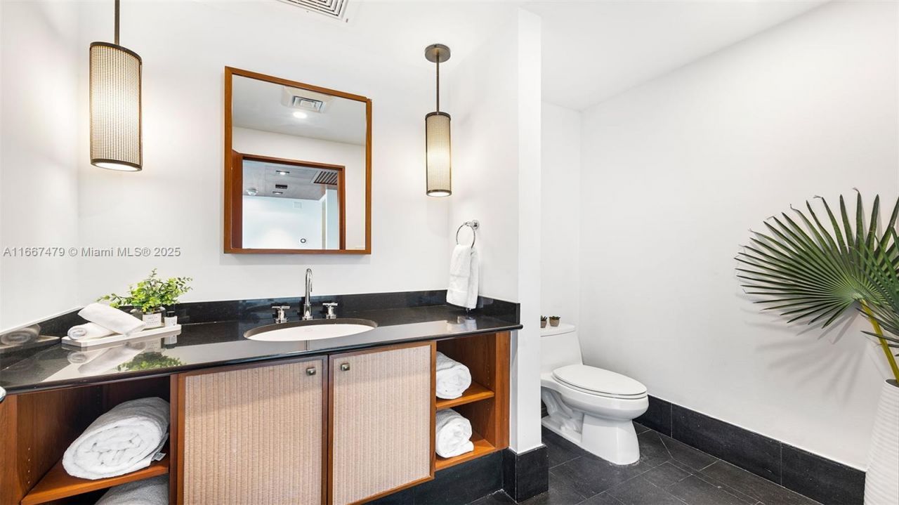 101 20th St Th B, Unit TH-B 1505, Miami Beach, FL 33139 Photo