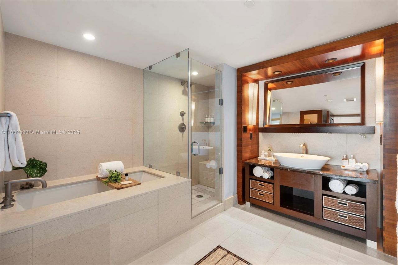 Please Call For Address, Unit 522, Miami Beach, FL 33141 Photo