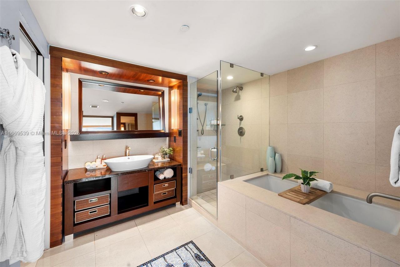 Please Call For Address, Unit 522, Miami Beach, FL 33141 Photo