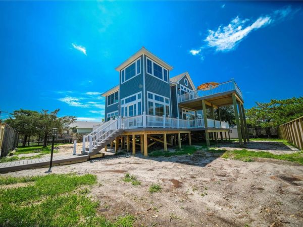100 E Lighthouse Walk, Kismet, NY 11706