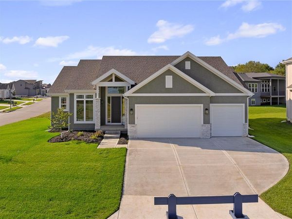 25003 W 89th Terrace, Lenexa, KS 66227