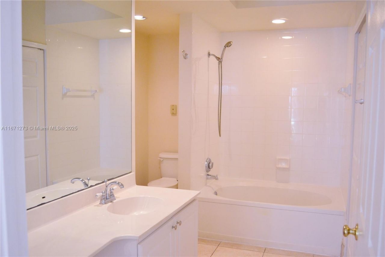 3225 NE 184th St, Unit 10103, Aventura, FL 33160 Photo