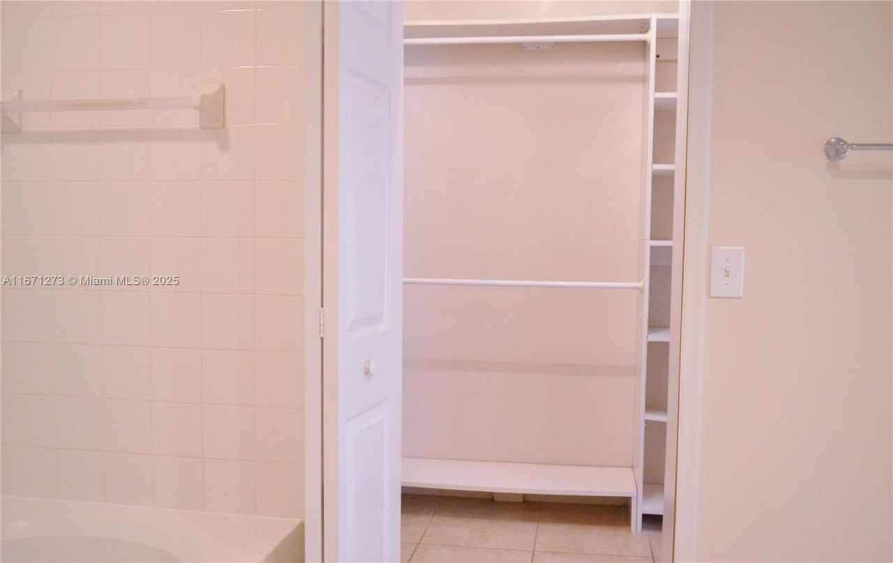 3225 NE 184th St, Unit 10103, Aventura, FL 33160 Photo