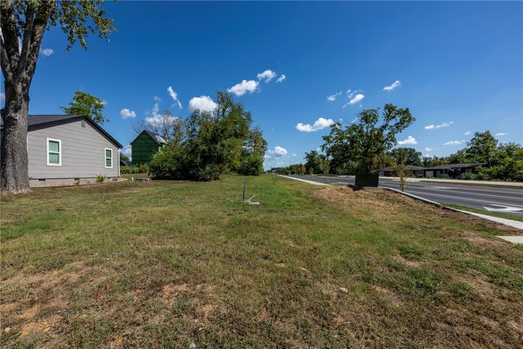 709 SE C Street, Bentonville, AR 72712 Main Photo