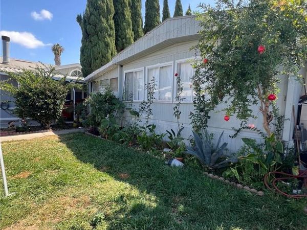 8200 Bolsa Avenue, Unit 42, Midway City, CA 92655