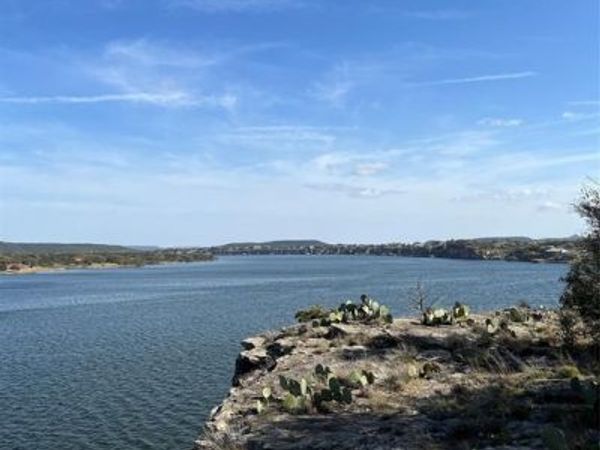 105 Hells Gate Point, Strawn, TX 76475