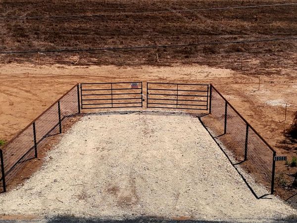 16568 NEW BERLIN RD, St Hedwig, TX 78152