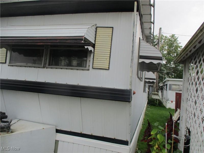 8209 Russell Lane, Cleveland, OH 44144 Photo 2