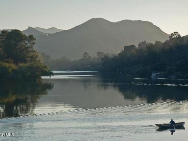 2411 Highpoint Drive, Agoura Hills, CA 91301