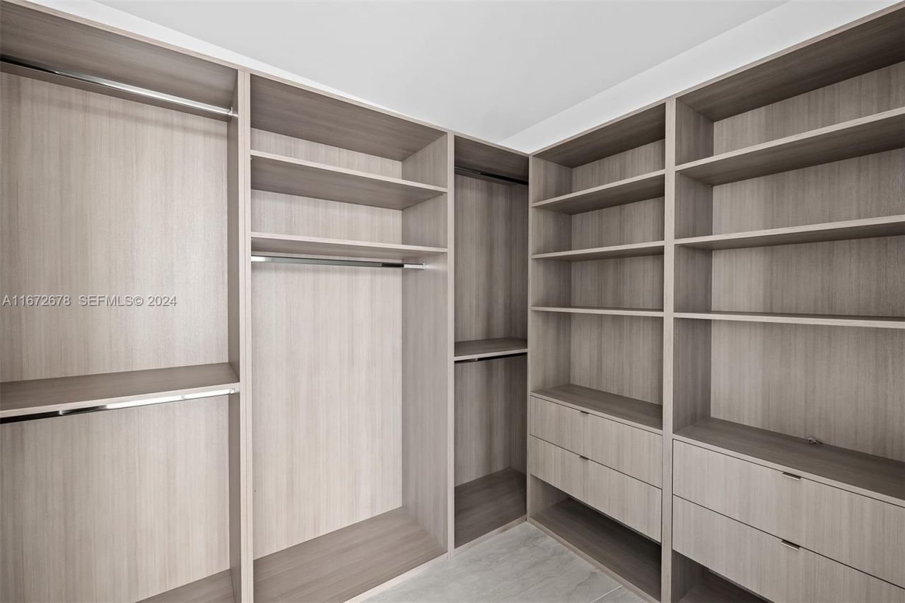 851 NE 1st Ave, Unit PH 5402, Miami, FL 33132 Photo