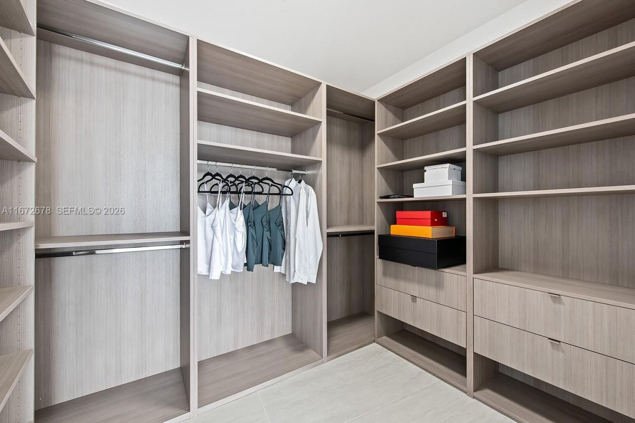 851 NE 1st Ave, Unit PH 5402, Miami, FL 33132 Photo