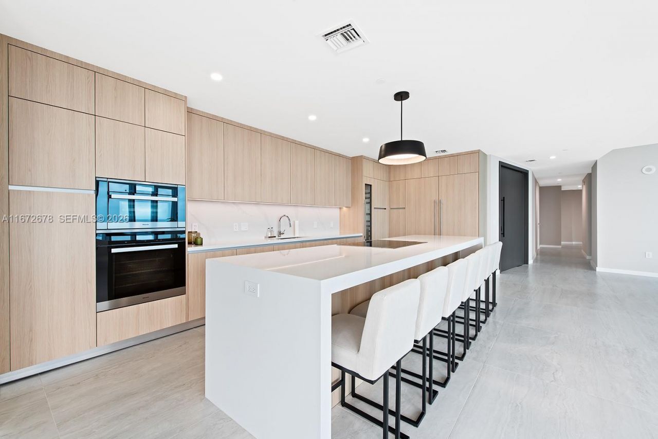 851 NE 1st Ave, Unit PH 5402, Miami, FL 33132 Photo