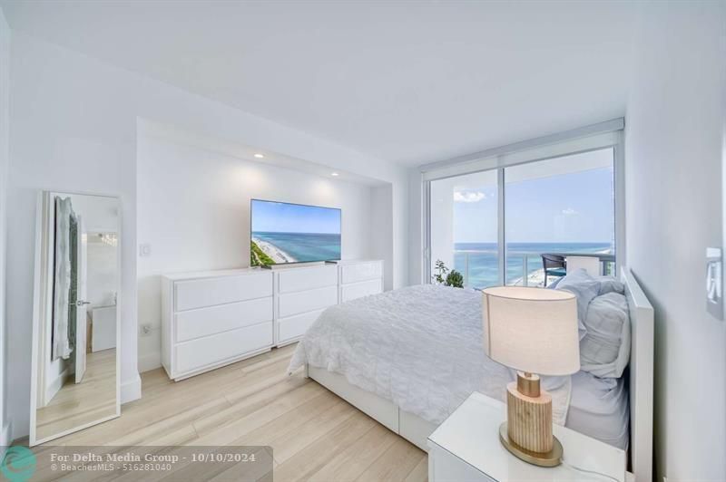 6365 Collins Avenue, Unit 2406, Miami Beach, FL 33141 Photo