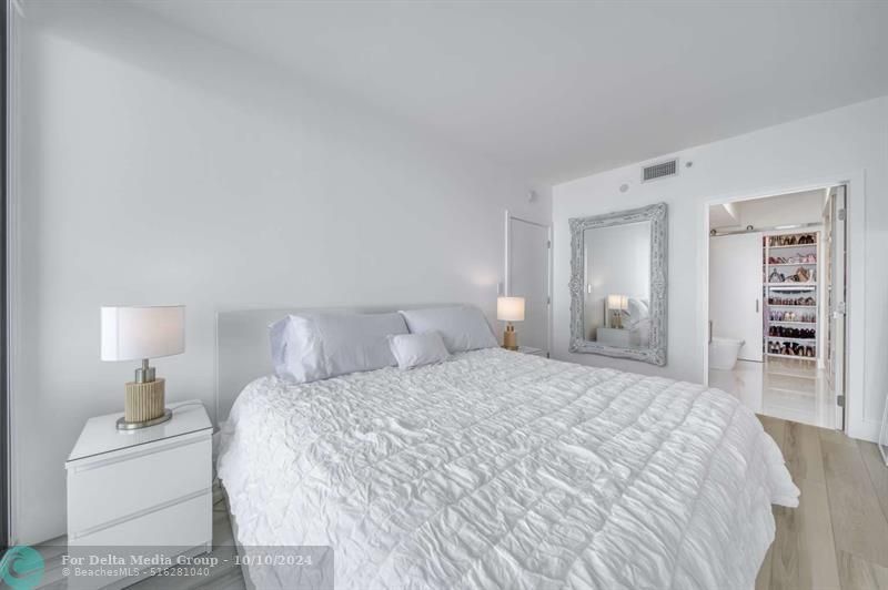 6365 Collins Avenue, Unit 2406, Miami Beach, FL 33141 Photo