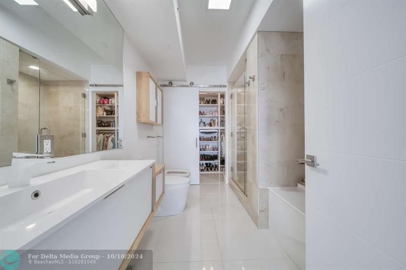 6365 Collins Avenue, Unit 2406, Miami Beach, FL 33141 Photo