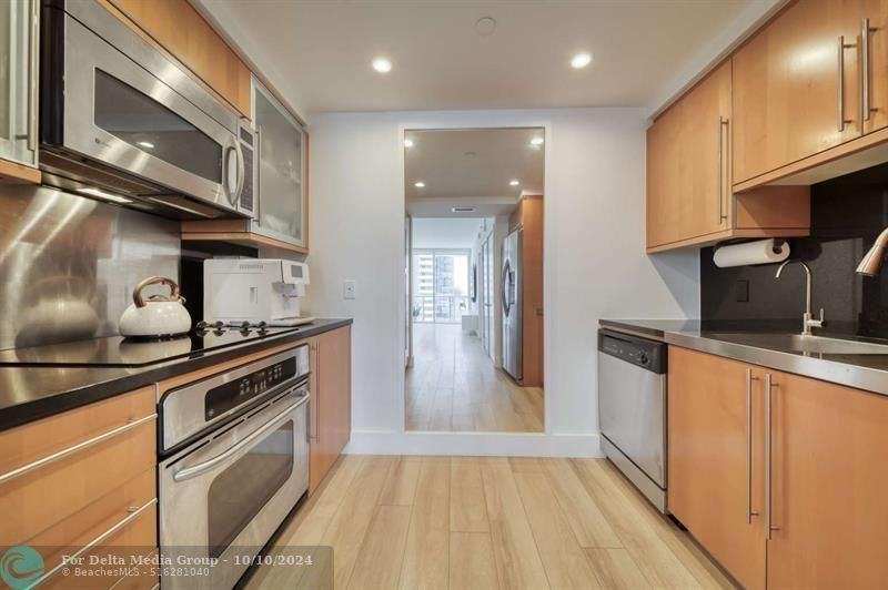 6365 Collins Avenue, Unit 2406, Miami Beach, FL 33141 Photo