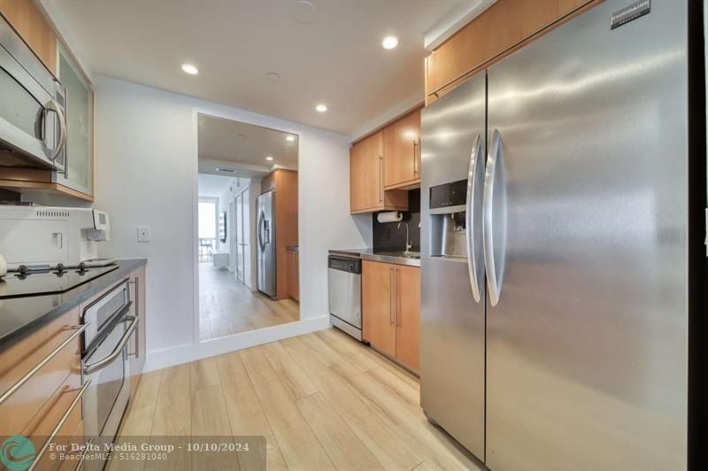 6365 Collins Avenue, Unit 2406, Miami Beach, FL 33141 Photo