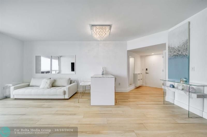 6365 Collins Avenue, Unit 2406, Miami Beach, FL 33141 Photo