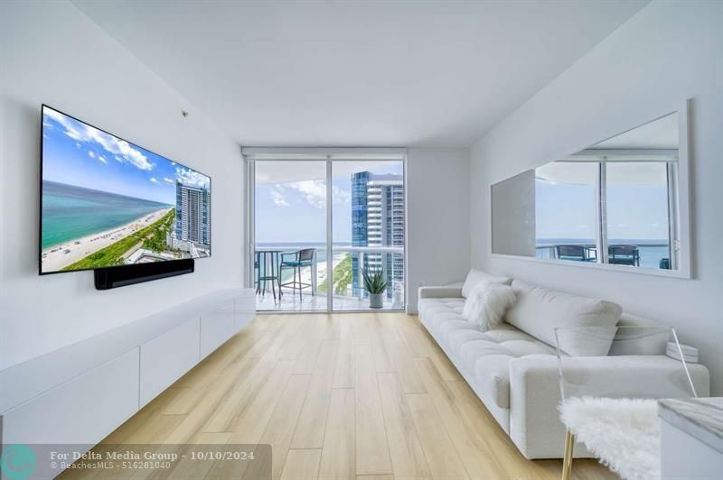 6365 Collins Avenue, Unit 2406, Miami Beach, FL 33141 Photo