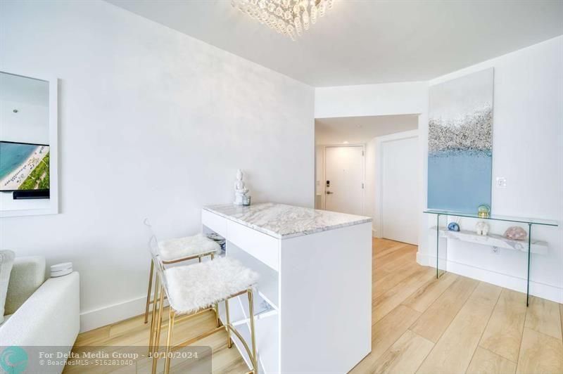 6365 Collins Avenue, Unit 2406, Miami Beach, FL 33141 Photo