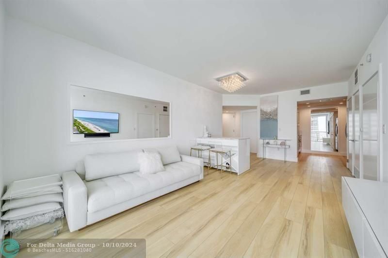 6365 Collins Avenue, Unit 2406, Miami Beach, FL 33141 Photo