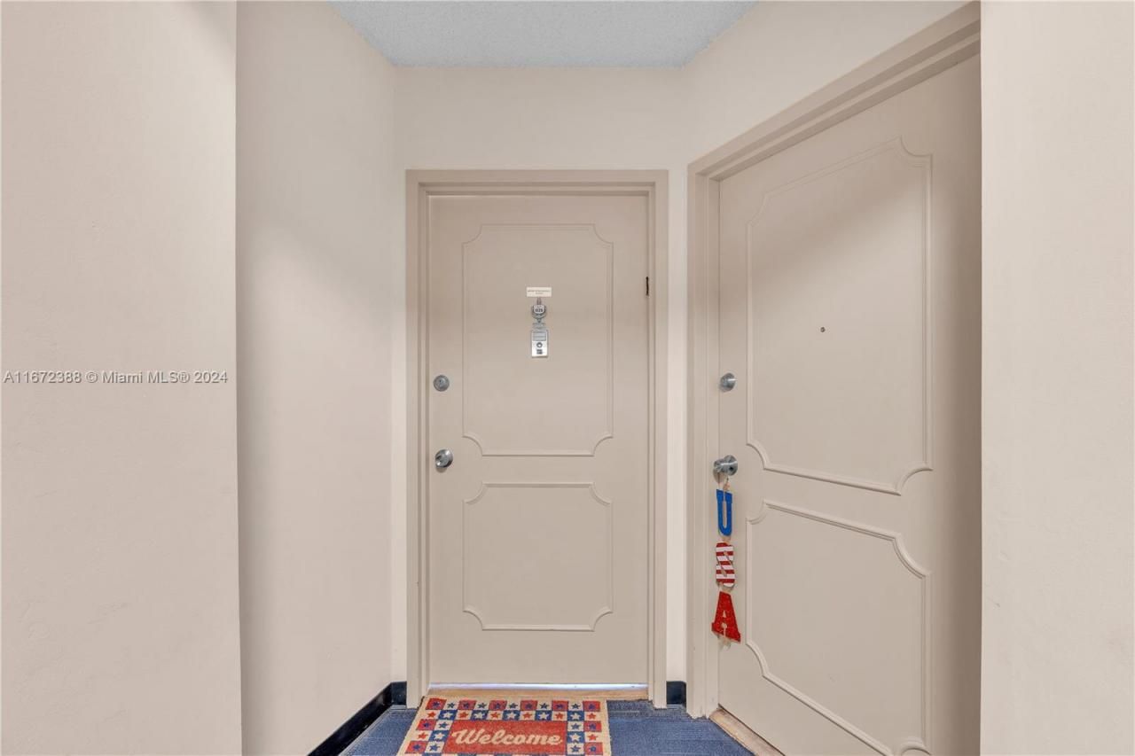 1301 NE Miami Gardens Dr, Unit 1225W, Miami, FL 33179 Photo